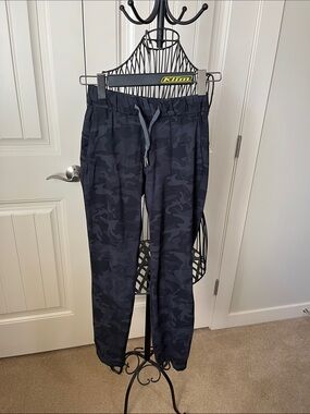 Women’s Black Camo Jogger Pants